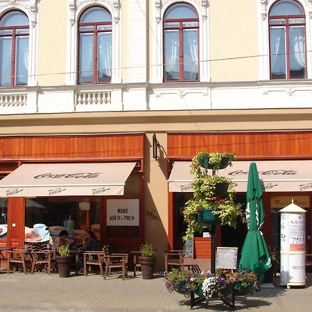 Bed and Breakfast Promenade Panzió Miskolc Exterior foto
