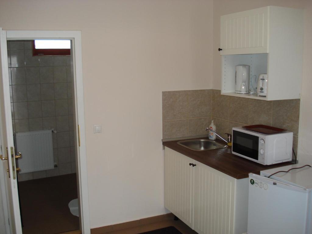 Bed and Breakfast Promenade Panzió Miskolc Habitación foto