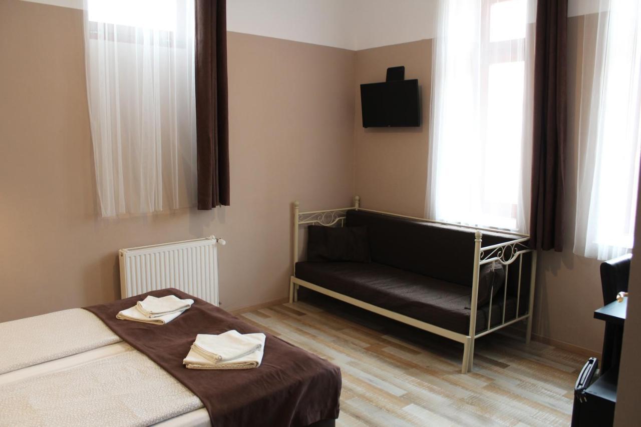 Bed and Breakfast Promenade Panzió Miskolc Exterior foto